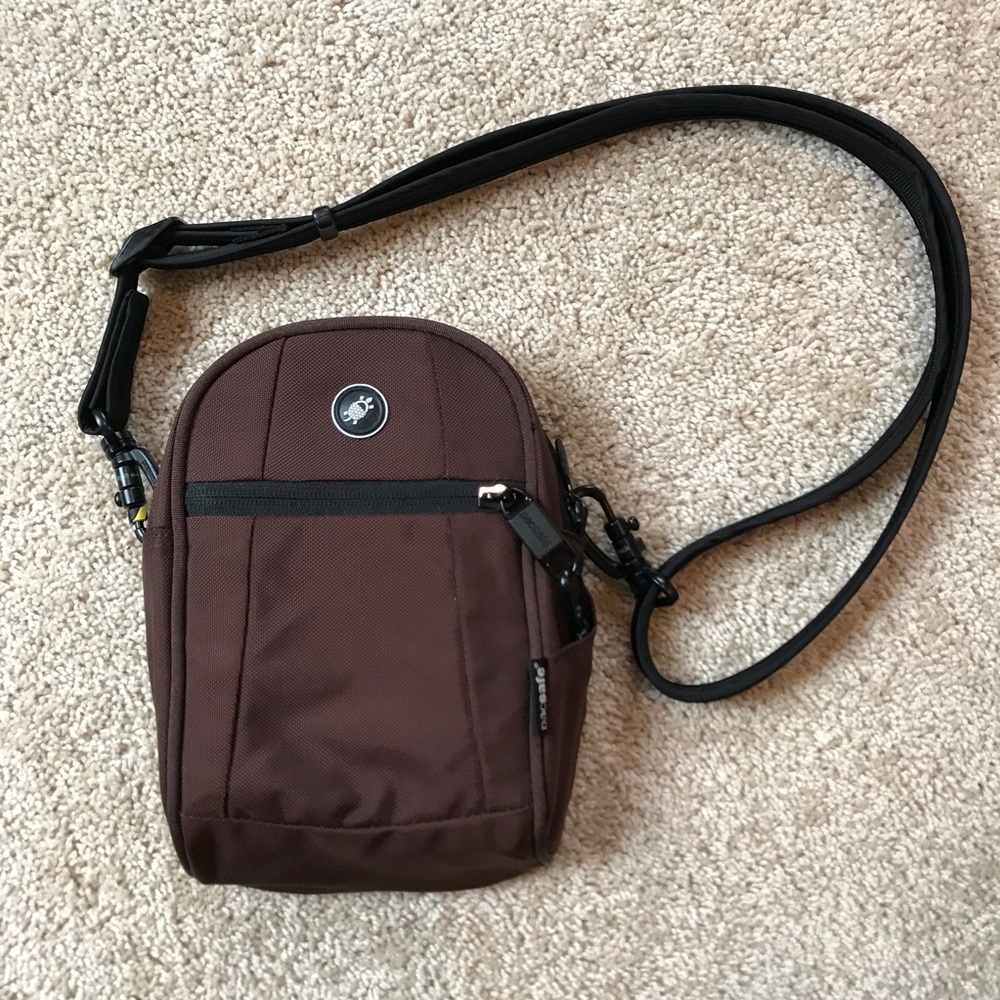 Pacsafe Metrosafe 100 Anti-theft Crossbody bag